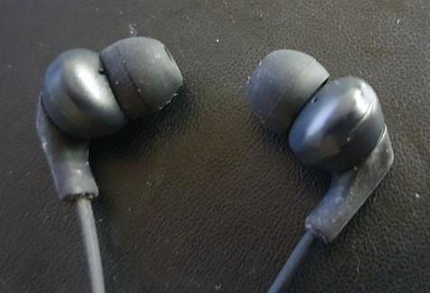 [ 實裝圖 ] 入耳式耳塞式耳機矽膠套 可用於  SONY MDR-XB70BT