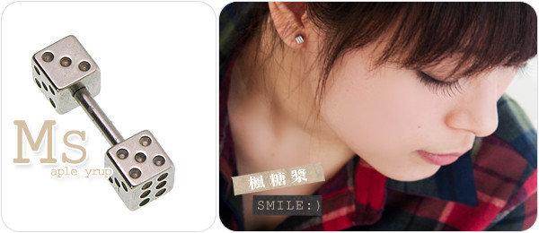☆韓國進口-中性魅力時尚 遊戲方塊骰子 不鏽鋼抗敏單邊假擴耳環(602-1-1)