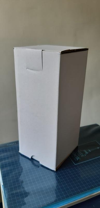 現貨  白色瓦楞紙盒8.8*8.5*19cm  庫存品特價  瓦楞紙箱 搬家 紙盒  小紙箱 小紙盒