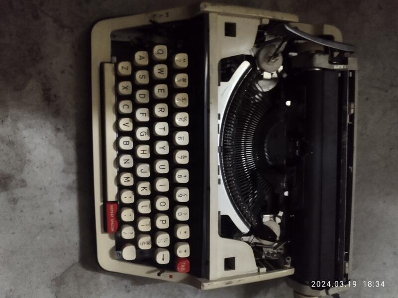二手故障brother古董打字機如圖廢品賣