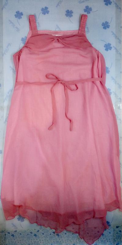粉紅色長版洋裝