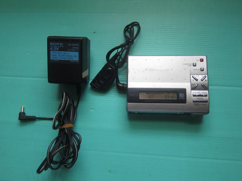 原裝日製 SHARP MD-MS200-S 主機一部附電池盒..可讀片.可放音.功能良好.