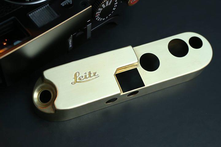 Leica 黃銅頂蓋紙鎮 機頂有Leitz刻字