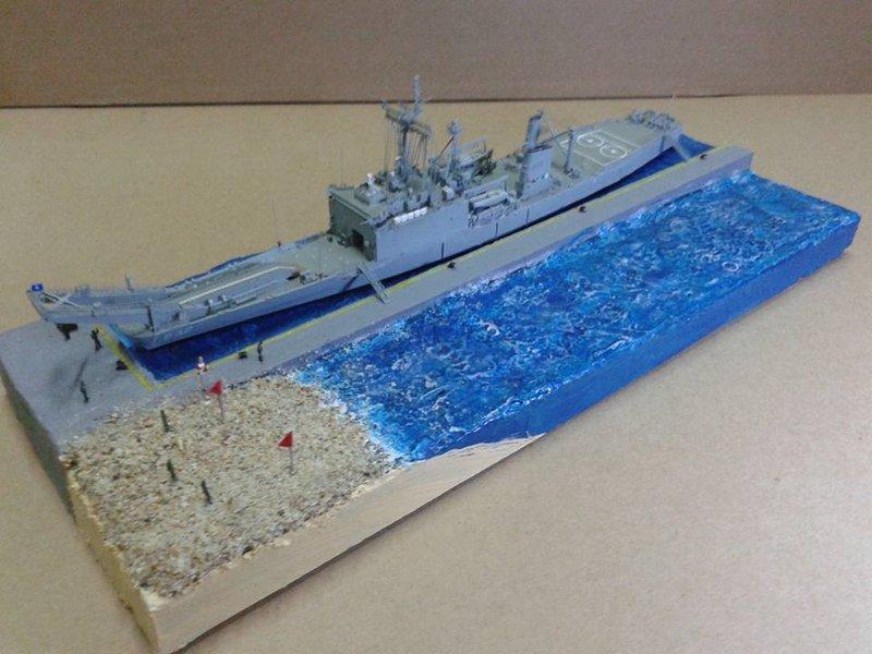 1/700 新港級 戰車登陸艦 中和號