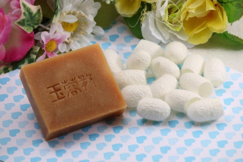 【芮媽咪小鋪】~ 蠶絲珍珠玉容羊奶皂(中油)✿✿手工香皂／冷製手工皂／手工肥皂