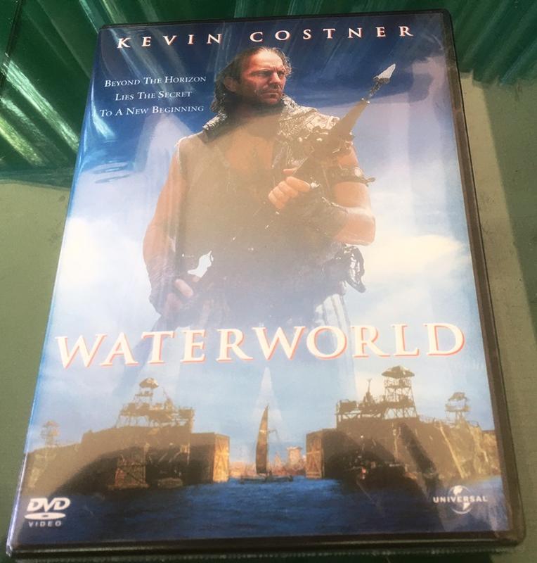 AV視聽小舖 ( DVD ) 水世界  凱文科斯納