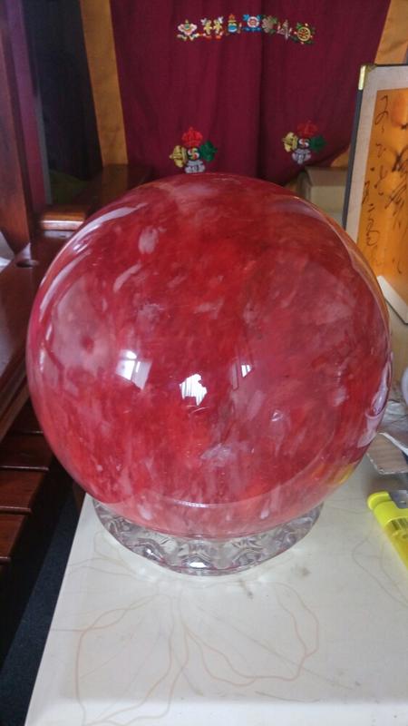 阿爸的寶物 紅水晶球28公分
自取面運 誠可議
