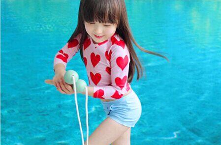 韓版愛心圖案+微笑泳褲設計款長袖防曬女童泳裝/兒童泳衣/湖水藍色泳褲款