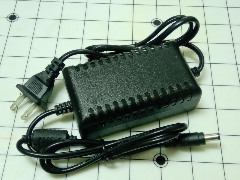 小小電工 15V2A 保證足W 15V 2A 變壓器 充電器 監控 門鈴 音響