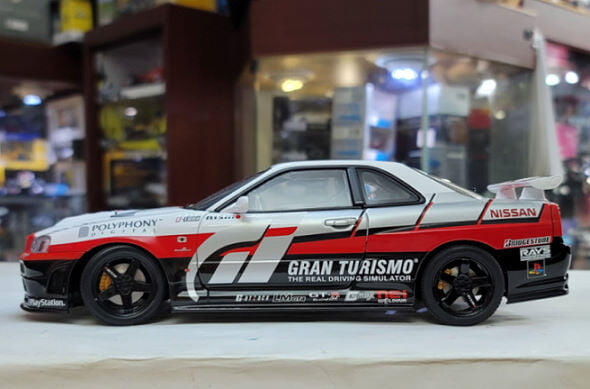 autoart 1/18。Nissan Skyline R34 Gran Turismo Version 2002。原盒