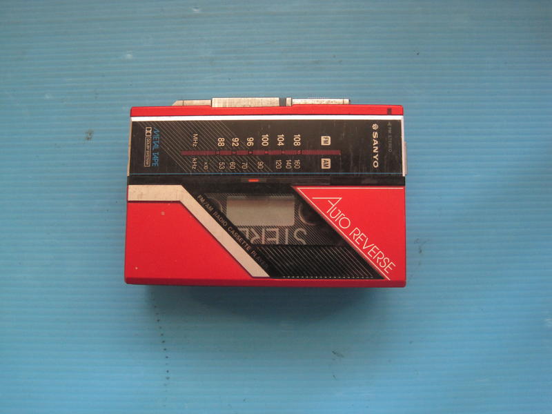 日製SANYO MGR99 主機一部 電池盒乾淨 .可過電 可電台  馬達會轉.當故障零件機