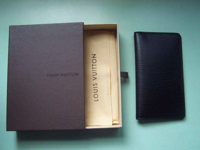 LV真貨！Louis Vuitton黑色萬用長夾只要9000元！！