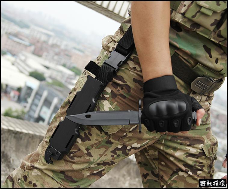 【野戰搖滾-生存遊戲】M9 塑膠模型刺刀【黑色】附刀套刀鞘可裝在M4步槍 軟刀