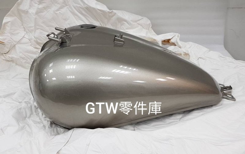 《GTW零件庫》川崎 KAWASAKI 油箱 油桶 銀 庫存新品