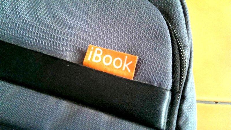 APPLE ibook 筆電包 電腦包 電腦背包 已有使用 狀況良好 最後降價888