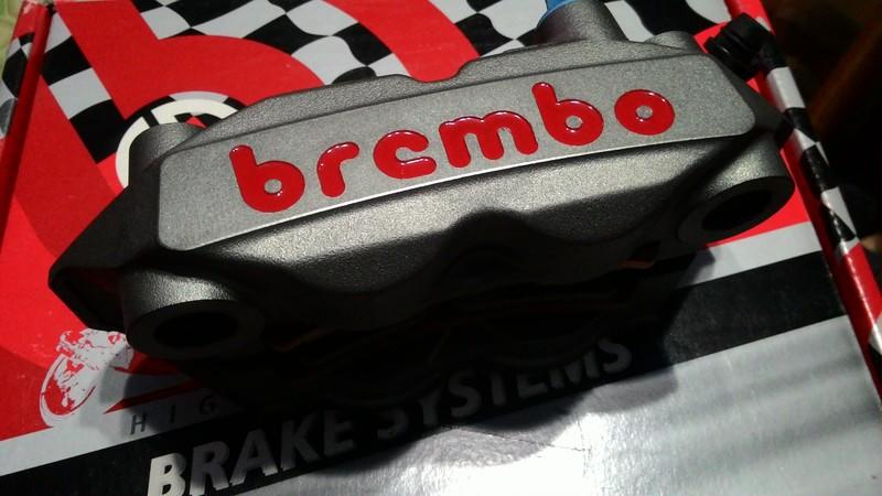BREMBO 一體鑄造輻射卡鉗 1098 SMAX Force  完工價