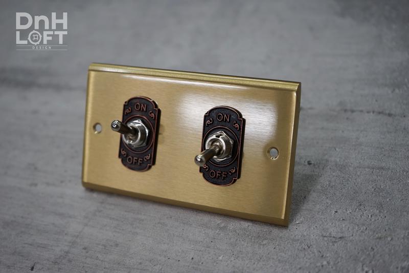 【DnH】電火 飾牌2開  美式開關 USB插座 黃銅面板 工業風 復古風 設計款 咖啡廳 LOFT