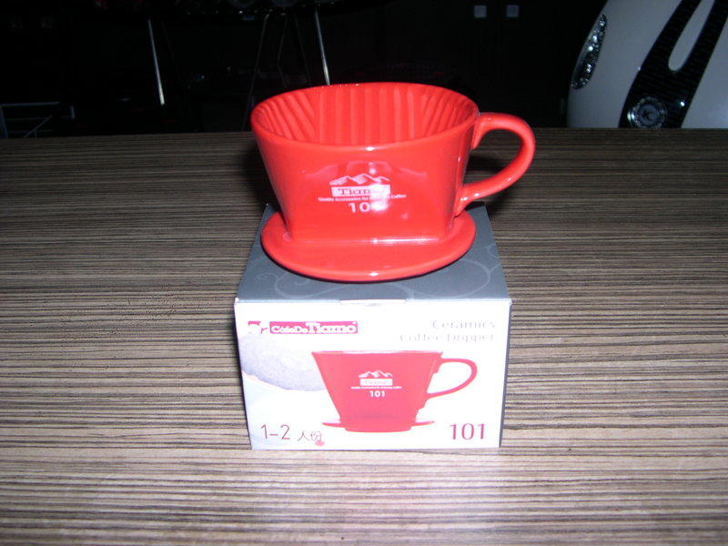 附發票~瀘器 陶瓷濾杯 Tiamo 101 咖啡瀘器 (紅色) 1-2杯份  扇形【5490】