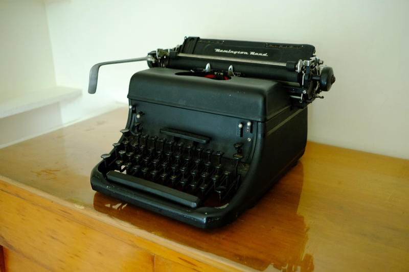 [驚嘆號!古道具] REMINGTON RAND 古董打字機