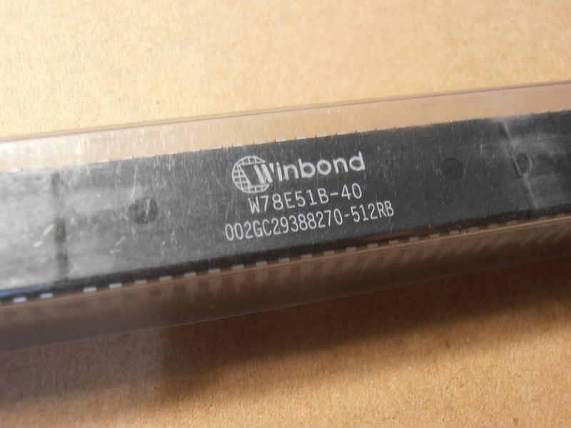 W78E51B-40  8bit MTP MCU   DIP40 WINBOND