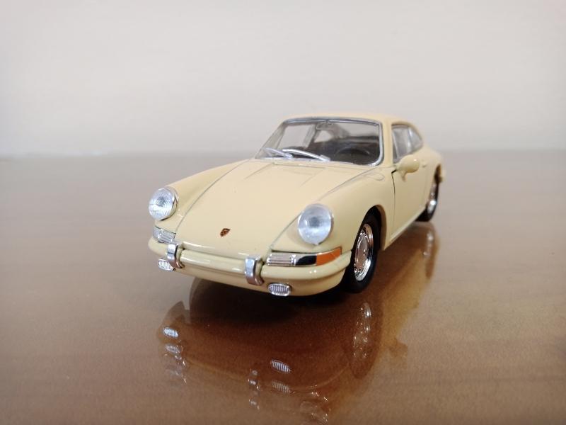 全新盒裝1:36~保時捷 PORSCHE 911 淺黃色 合金汽車模型