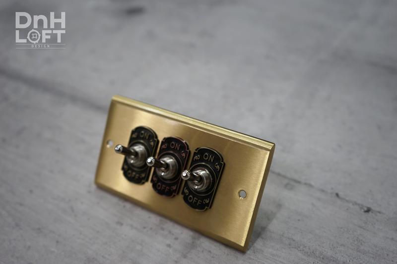 【DnH】電火 飾牌3開  美式開關 USB插座 黃銅面板 工業風 復古風 設計款 咖啡廳 LOFT