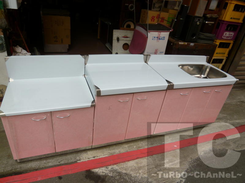 流理台【總長244公分-右水槽 共3件】台面&櫃體不鏽鋼 粉紅線條門板 最新款流理臺