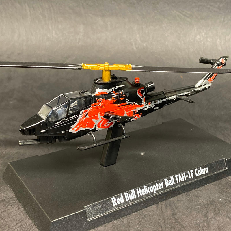 7-11 Red BuII 紅牛 極速能量傳奇典藏 Helicopter Bell TAH-1F直昇機