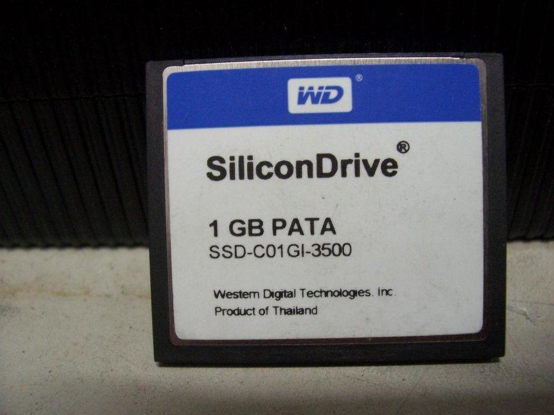 工業電腦卡板上拆下 Compact Flash CF 記憶卡 工業级 1GB SSD-C01GI-3500