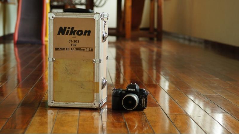 老件nikkor ED AF 300mm f2.8 CT-303日本尼康原廠鏡頭鋁箱