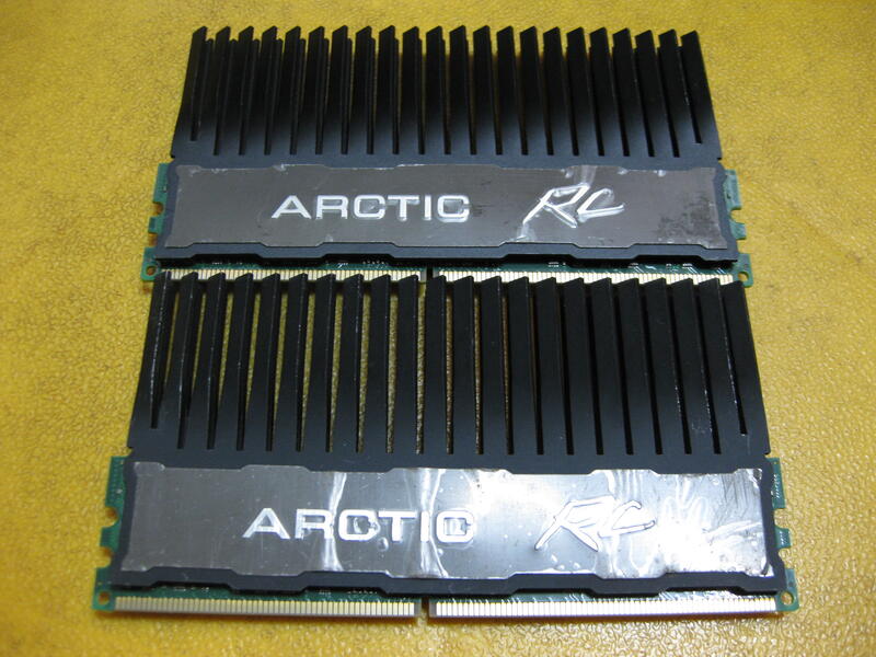 (廉價屋)兩支8G / 590不拆賣 金士頓 AMD專用 DDR2 800 4G 桌上型改裝超大散熱片記憶體