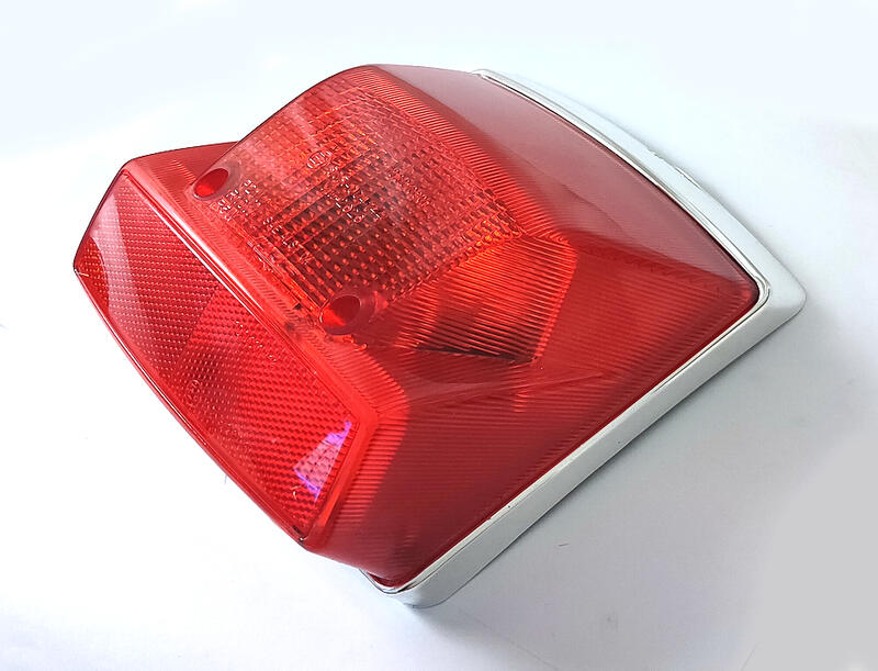E-mark認證 Piaggio Vespa 偉士牌 副廠外銷品 2000年新版 PX150 後燈 尾燈