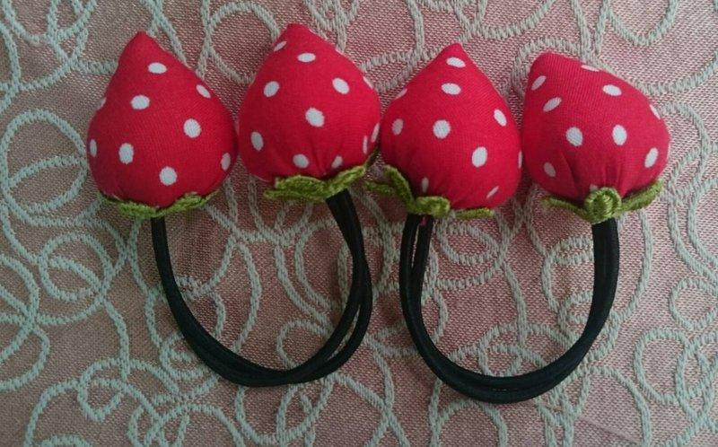 手工縫製　草莓髮飾 髮束　鑰匙圈　零錢包　生日禮物　結婚禮物（現貨　預購 訂製品）