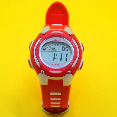 【信佳游泳防水數字電子錶手錶】適合小女孩小學生兒童休閒夜光防水電子錶。運動