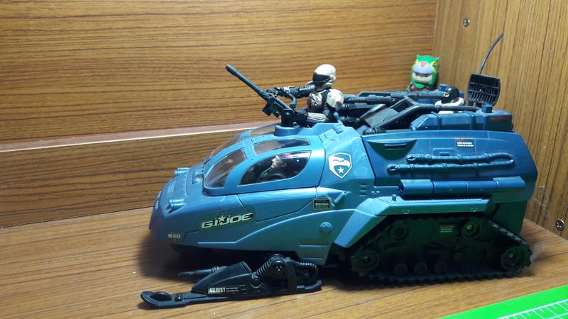 孩之寶 正版 ，G.I.JOE 雪地戰車，含指揮官，戰鬥員，裝甲兵及駕駛員(原本僅有駕駛員)