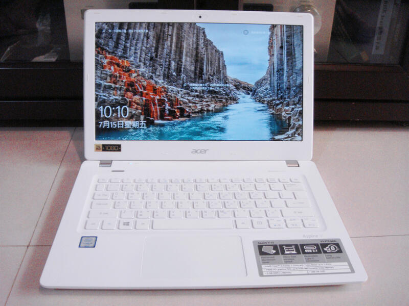 Acer V3-372 輕薄高效I5-6200,8G/全新240G SSD,13吋FHD解析/USB3.1/蓄電佳