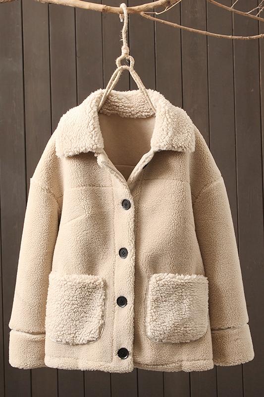 【荷湘田】冬零碼超值--復古風仿羊羔絨皮毛一體單排扣雙口袋短款保暖外套