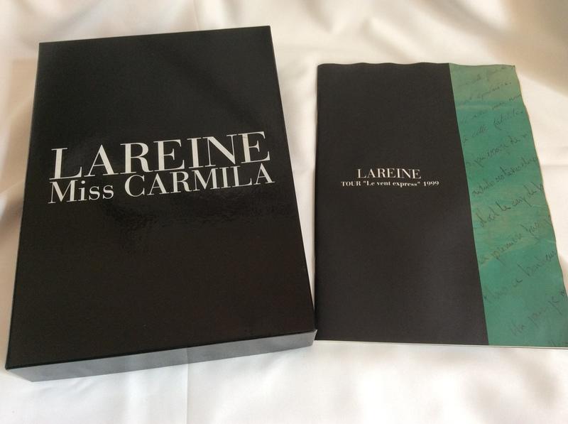 （絕世限量）Lareine卡蜜拉小姐 Miss CARMILA典藏錄影輯，贈1999年演唱會場刊