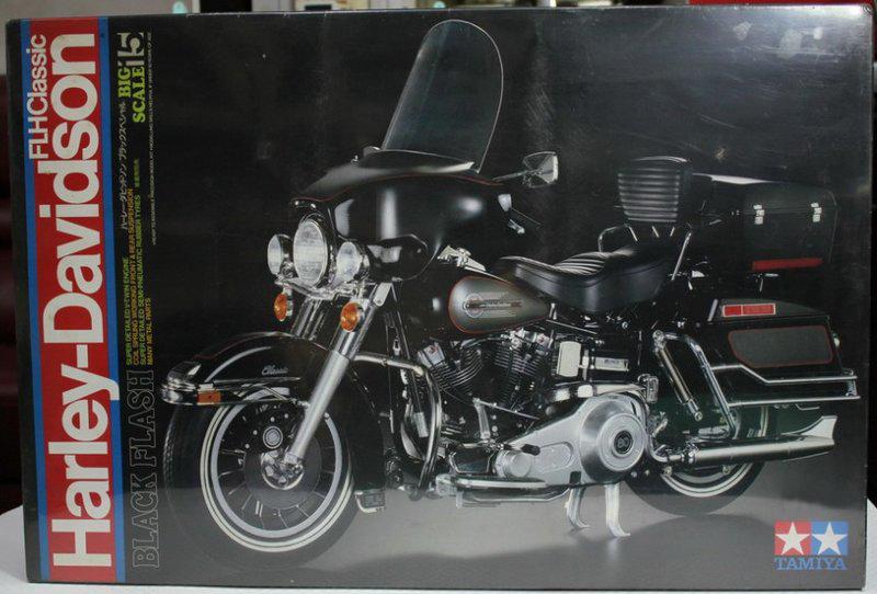 【統一】TAMIYA《黑色哈雷重機車Harley-Davidso FLH Clasic》1:6#16007【缺貨日本製】