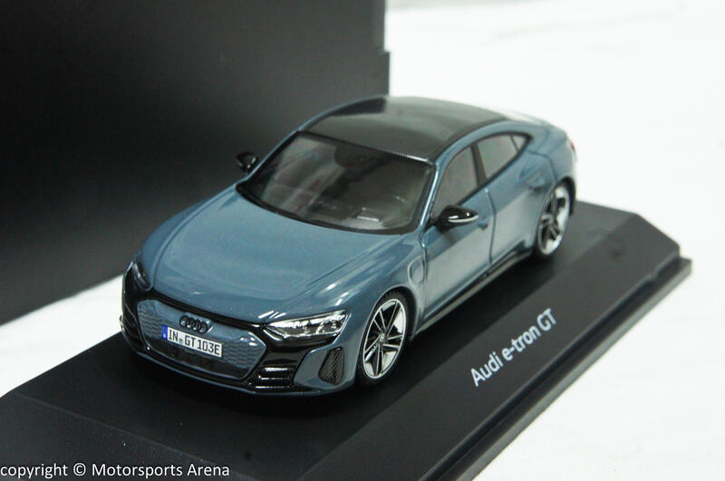 現貨特價】奧迪原廠1:43 Spark Audi RS e-tron GT 2021 灰色| 露天市集