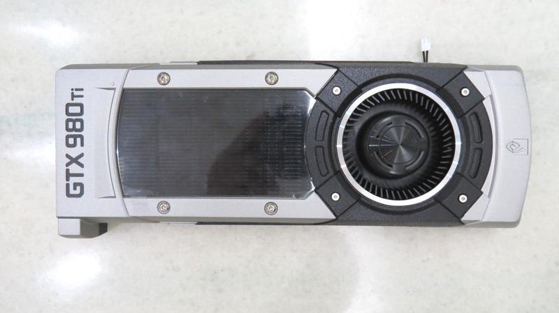 EVGA GeForce GTX 980 Ti公版之空冷散熱器(完整) -- 鼓風輪上蓋黑色