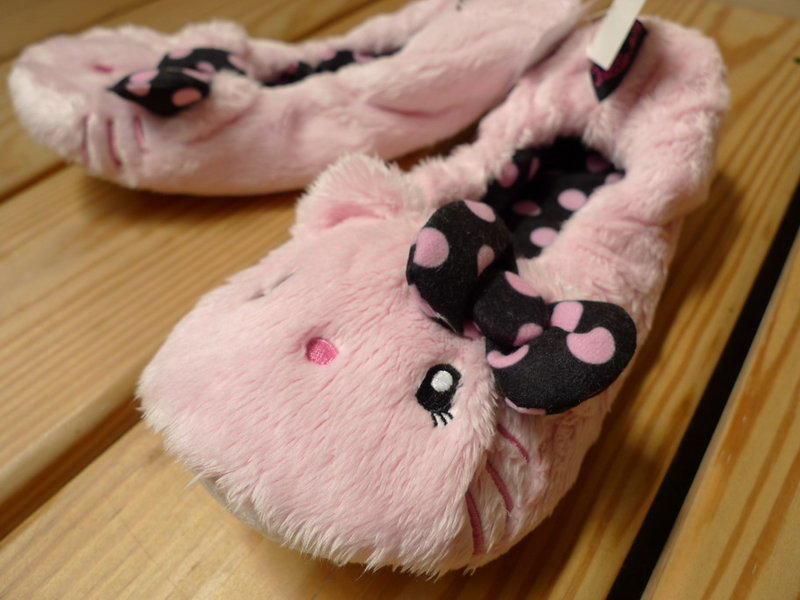 日本 大阪 限定 睫毛 Kitty 包腳 室內 拖鞋 絨毛 僅有一雙 保證稀有 送女友 免運費