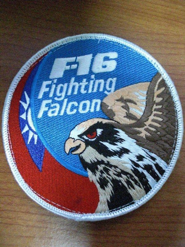 空軍F-16機種胸章