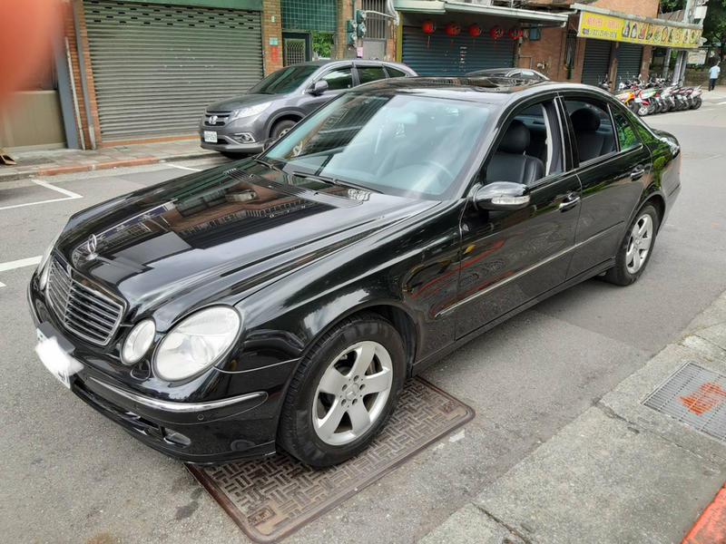 中華賓士 Mersedes Benz  E350 黑色 只跑10萬km 已售出