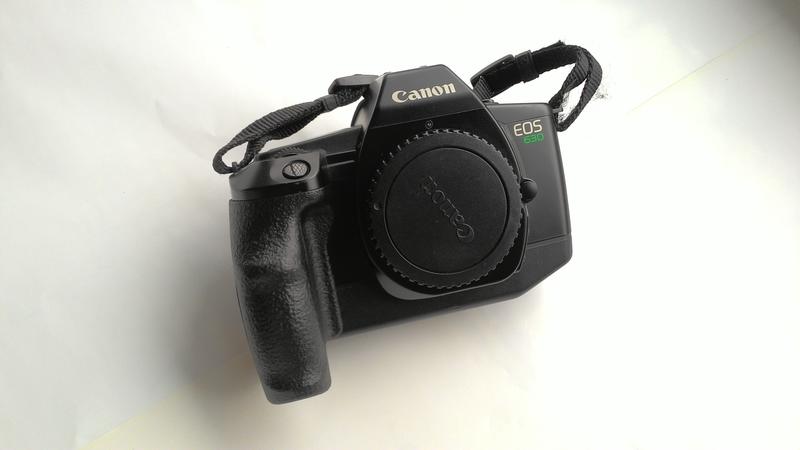 售 Canon 單眼相機  800元