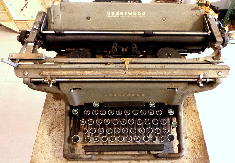 古董古早工業風1939年美國製underwood 打字機不含工業風鐵桌功能都正常 