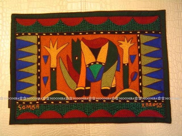 ☆MOOMBA☆ South Africa 南非 KAROSS 品牌 手工 繡花 動物 花卉 刺繡 厚 布質 餐墊 HAND EMBROIDER PADDED PLACEMATS #767