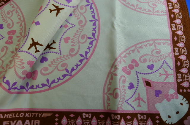 【YTC】民航迷區-EVA AIR長榮航空 Hello Kitty 波西米亞風格圖騰 餐巾/桌巾 桂冠 皇璽