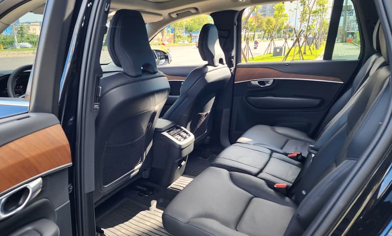 富豪 XC90 B5 Plus 七人座丨2024年出廠︱大瑋汽車 專營VOLVO車系  ✈ 2025.12發文有實車