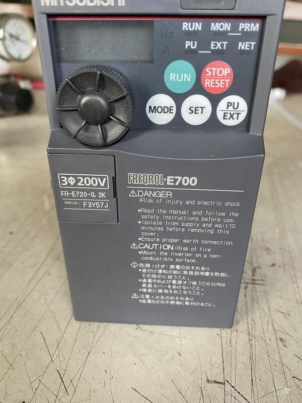中古二手 三菱Mitsubishi 變頻器 E-700 FR-E720-0.2K